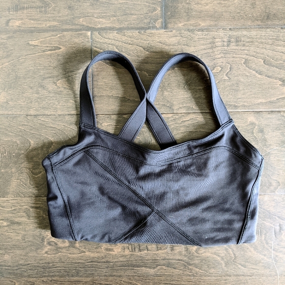 🏃♀️🧘♀️🏋️♀️ Lululemon Sports Bra - Picture 1 of 3